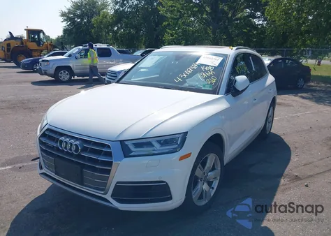 2018 Audi Q5 2.0T Premium/2.0T Tech Premium z USA, uszkodzony, nr VIN WA1BNAFY9J2220413